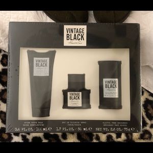 New- Never opened - Vintage Black Set Kenneth Cole